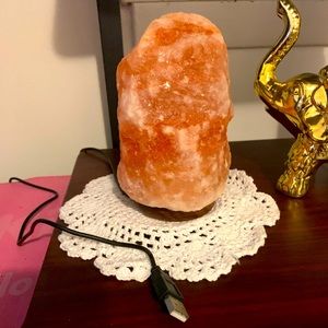 Pink Himalayian Salt Lamp powered by USB